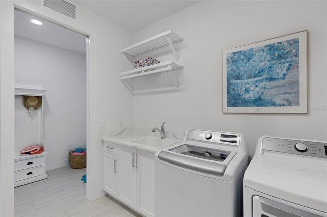 1104 WATERLINE COURT, Sarasota, FL 34240