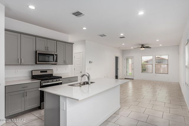 12711 E Joffroy Drive, Vail, AZ 85641