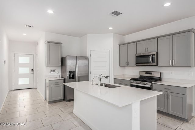 12711 E Joffroy Drive, Vail, AZ 85641