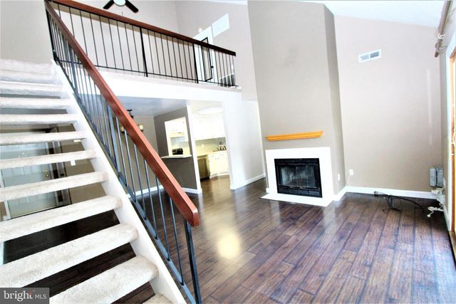 604 RAVENS CREST DR, Plainsboro, NJ 08536