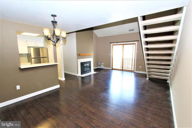 604 RAVENS CREST DR, Plainsboro, NJ 08536