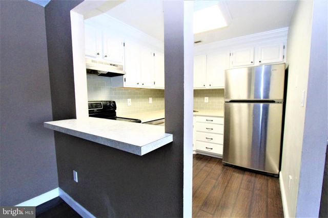 604 RAVENS CREST DR, Plainsboro, NJ 08536