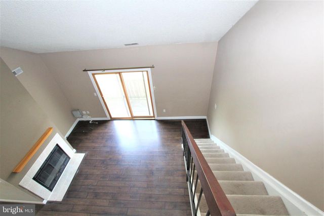 604 RAVENS CREST DR, Plainsboro, NJ 08536