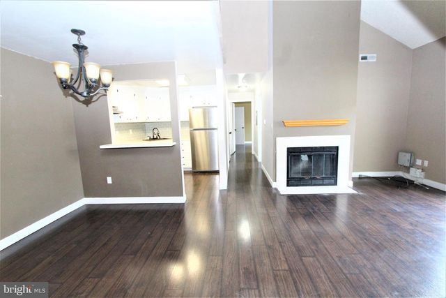 604 RAVENS CREST DR, Plainsboro, NJ 08536