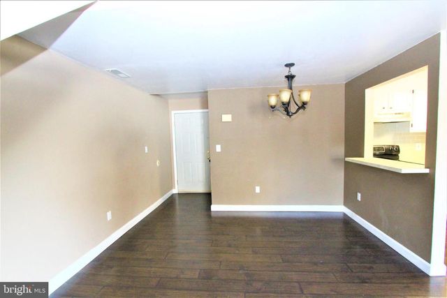 604 RAVENS CREST DR, Plainsboro, NJ 08536