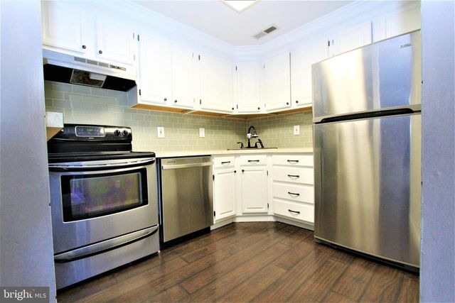 604 RAVENS CREST DR, Plainsboro, NJ 08536