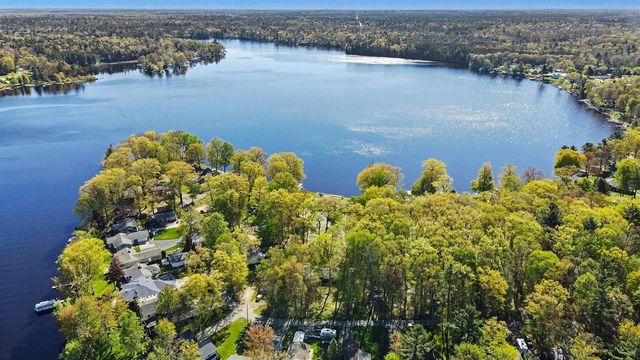 5550 Cozy Point Drive, Newaygo, MI 49337