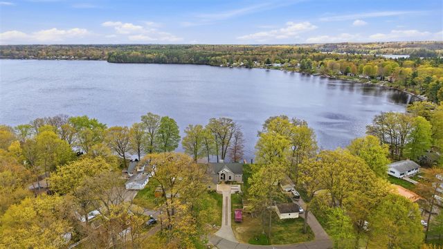 5550 Cozy Point Drive, Newaygo, MI 49337