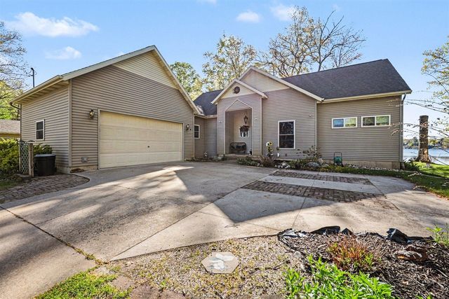 5550 Cozy Point Drive, Newaygo, MI 49337