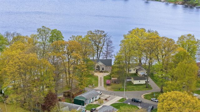 5550 Cozy Point Drive, Newaygo, MI 49337