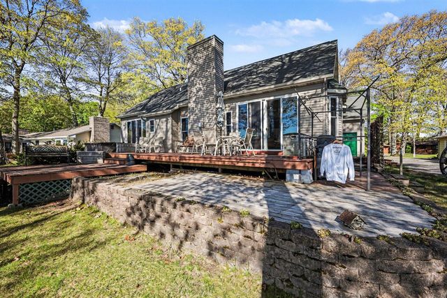 5550 Cozy Point Drive, Newaygo, MI 49337