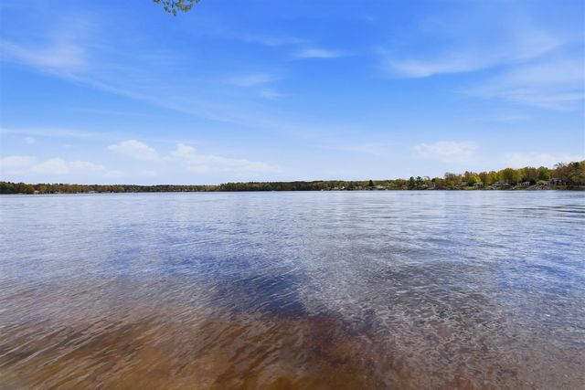 5550 Cozy Point Drive, Newaygo, MI 49337