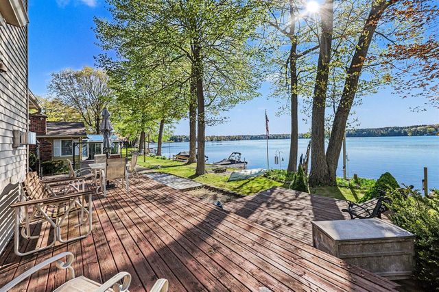 5550 Cozy Point Drive, Newaygo, MI 49337