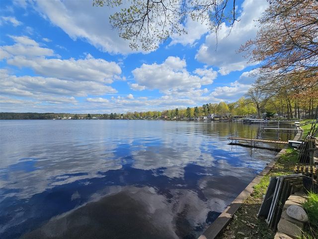 5550 Cozy Point Drive, Newaygo, MI 49337