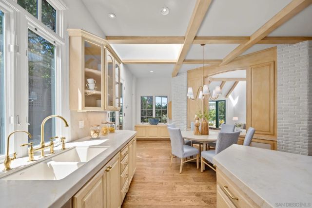 6388 La Jolla Scenic Dr South, La Jolla, CA 92037
