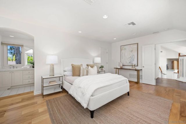 6388 La Jolla Scenic Dr South, La Jolla, CA 92037