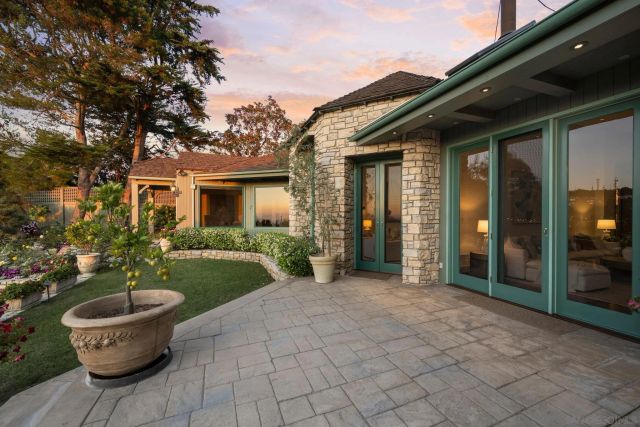 6388 La Jolla Scenic Dr South, La Jolla, CA 92037