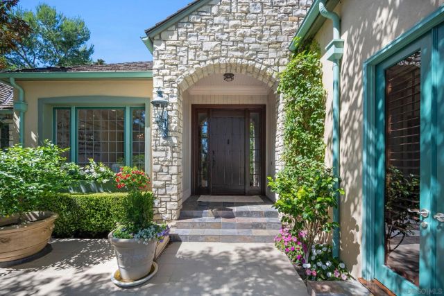 6388 La Jolla Scenic Dr South, La Jolla, CA 92037