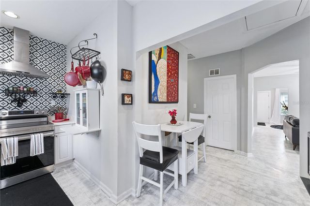 914 N 8TH STREET N, St Petersburg, FL 33701