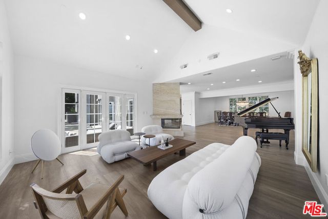 12917 Galewood Street, Studio City, CA 91604