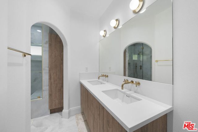 12917 Galewood Street, Studio City, CA 91604