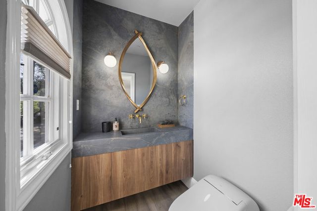 12917 Galewood Street, Studio City, CA 91604