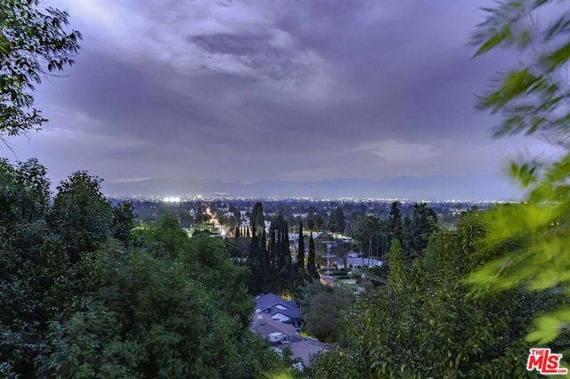 12917 Galewood Street, Studio City, CA 91604