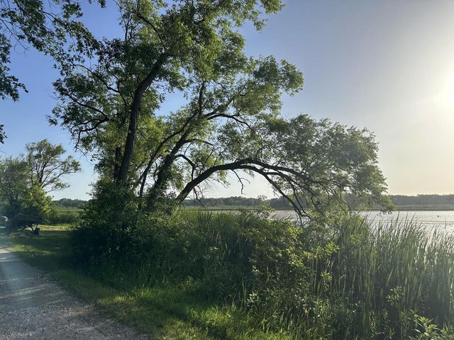 N2483 Crispus Attucks DRIVE, Burlington, WI 53105