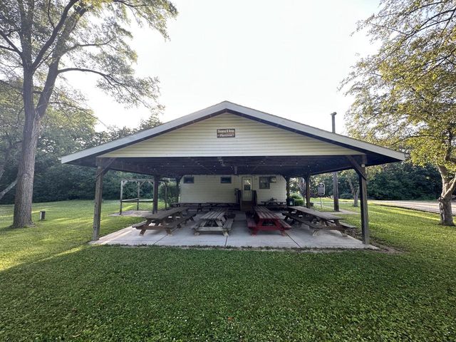 N2483 Crispus Attucks DRIVE, Burlington, WI 53105