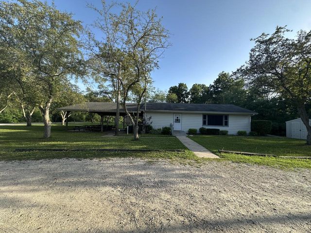 N2483 Crispus Attucks DRIVE, Burlington, WI 53105