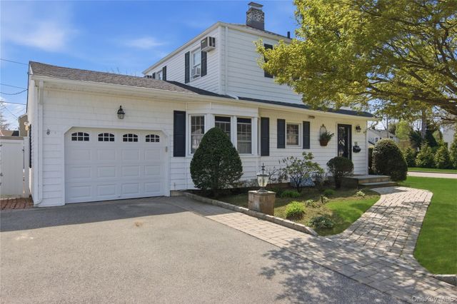 44 Magnolia Street, Westbury, NY 11590