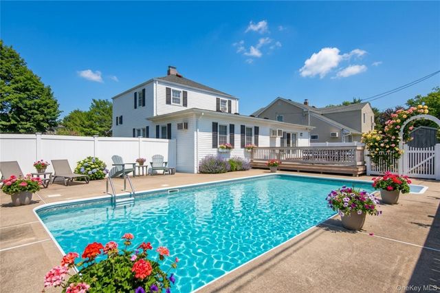 44 Magnolia Street, Westbury, NY 11590