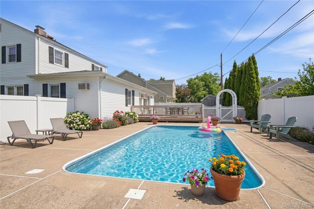 44 Magnolia Street, Westbury, NY 11590