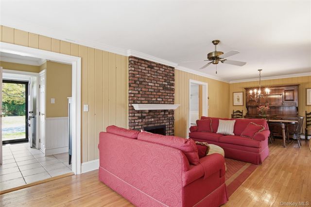 44 Magnolia Street, Westbury, NY 11590