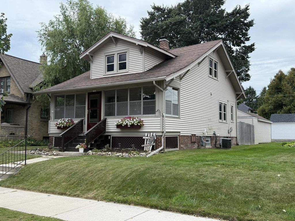 1522 S 17th STREET, Sheboygan, WI 53081