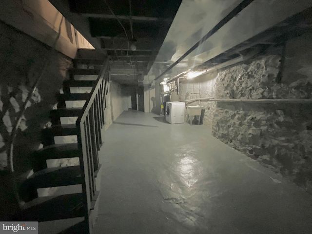 416 N HILTON ST N, Baltimore, MD 21229