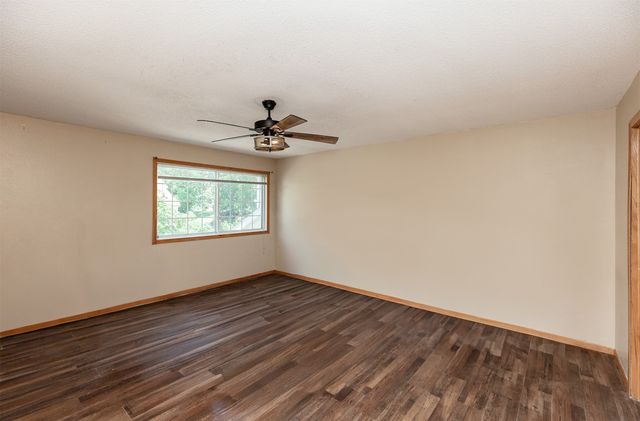 3701 Brook Ridge Court 706, Des Moines, IA 50317