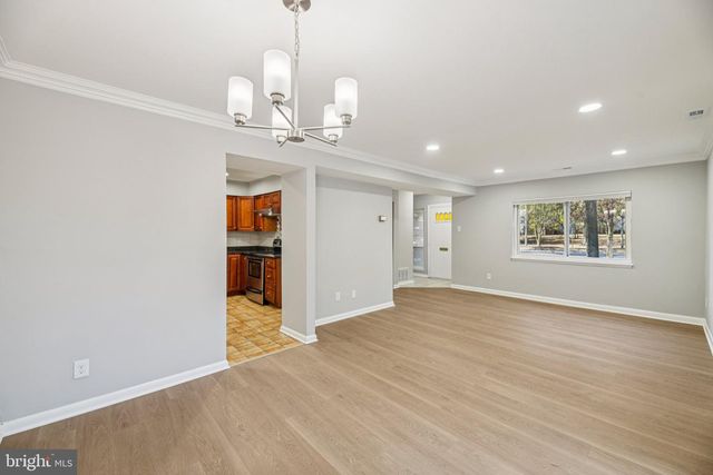 8202 CANNING TER, Greenbelt, MD 20770