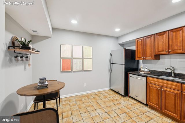 8202 CANNING TER, Greenbelt, MD 20770