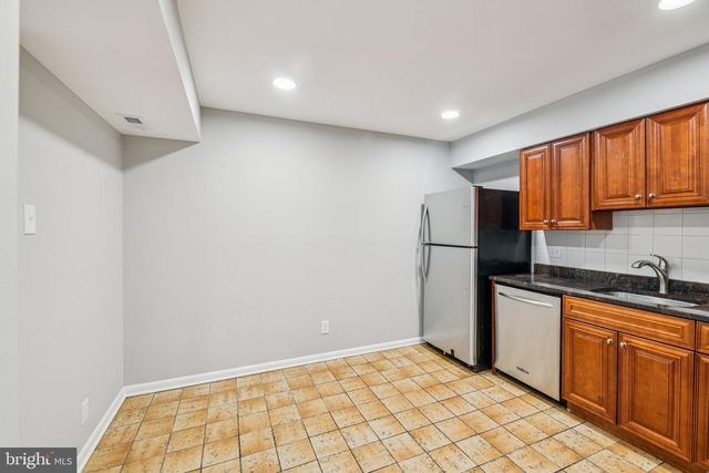 8202 CANNING TER, Greenbelt, MD 20770
