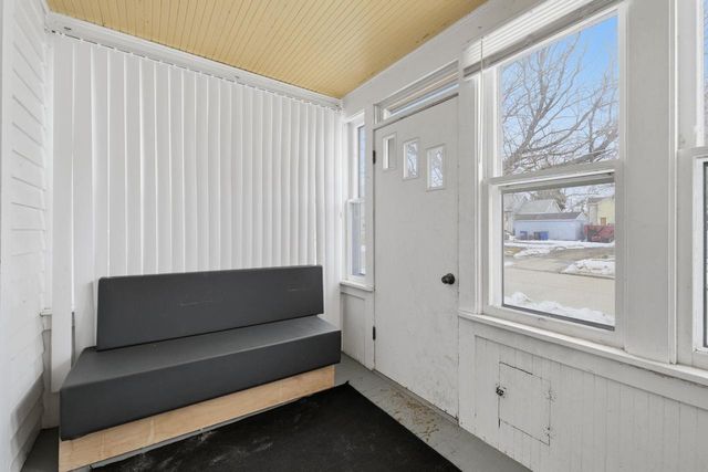 513 SCHOOL AVENUE, Oshkosh, WI 54901