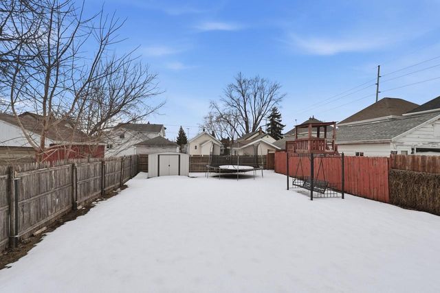 513 SCHOOL AVENUE, Oshkosh, WI 54901