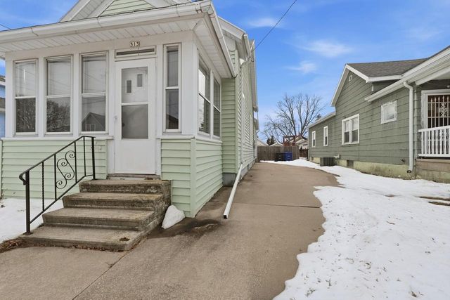 513 SCHOOL AVENUE, Oshkosh, WI 54901