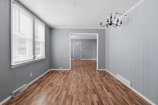 513 SCHOOL AVENUE, Oshkosh, WI 54901