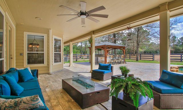 26231 Crown Ranch Boulevard, Montgomery, TX 77316