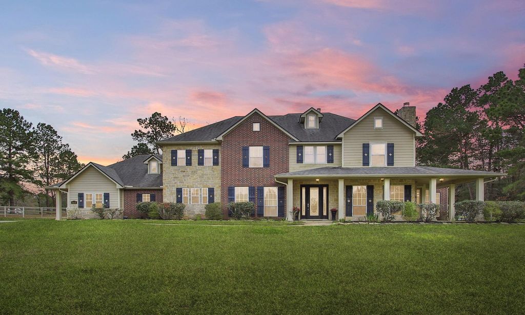 26231 Crown Ranch Boulevard, Montgomery, TX 77316