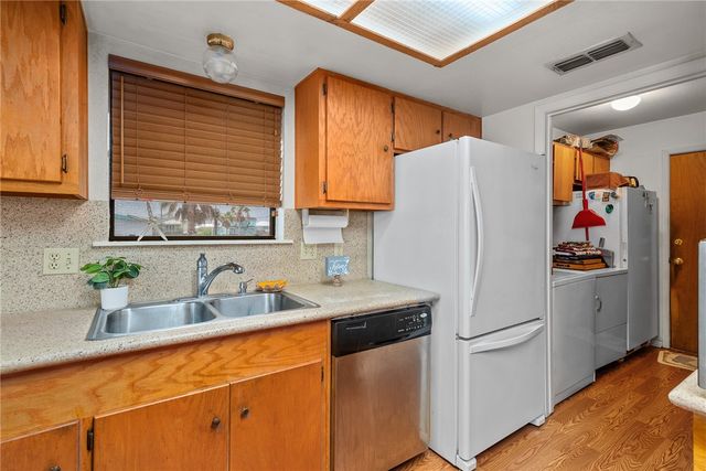 531 Bayshore Dr, Ingleside, TX 78362