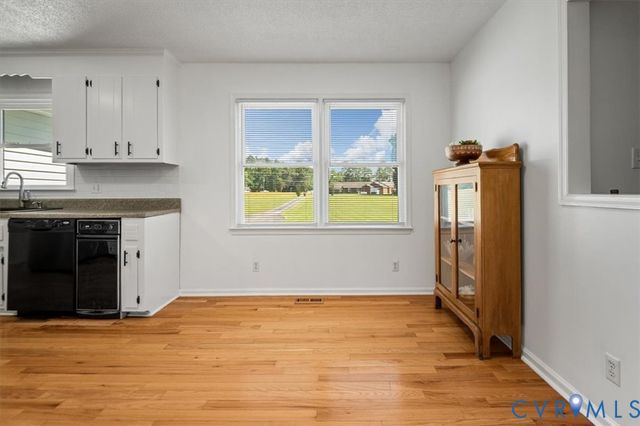 11323 Uhrich Ln, North Prince George, VA 23860
