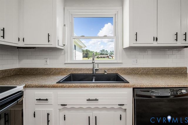 11323 Uhrich Ln, North Prince George, VA 23860