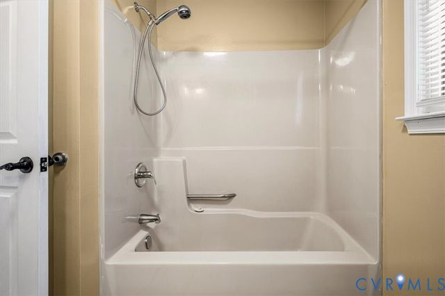11323 Uhrich Ln, North Prince George, VA 23860